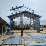 Penyelesaian bangunan berbarengan dengan pemasangan vertical dryer milik Keltan Harapan Jaya, Desa Pulau Jaya, Kec.Palas (Foto:sembada/rori)