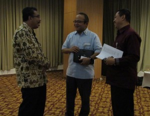 Dr Ir Sudarto, MM-Dr Ir Suprayoga,MSP (tengah)-Drs Supriadi,MSi (Foto:sembada/rori)
