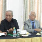 Suharyo Husen (kanan) bersama Thamrin, Bendahara Umum MSI dalam satu diskusi tentang kemerosotan harga ubi kayu dan butuh proteksi harga dari pemerintah (Foto:sembada/rori)