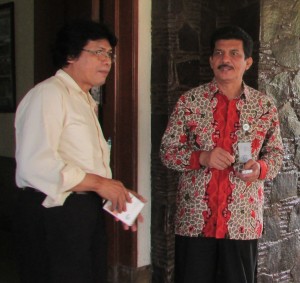 Ketua STPP Bogor Ir Nazaruddin (kanan) bersama Wartawan Media Pertanian online www.sembadapangan.com Henry Supardi S., BSc,SH (Foto:sembada/rori)