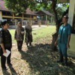 F.Rorita, Yudiani, Dewi dan Supaat bincang tentang kebutuhan protein ternak  (Foto:sembada/henry)