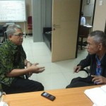 Dr Talkah Badrus (kiri) dan Wartawan Media Pertanian online Herbet Pardede (Foto:sembada/Humas Kemenkop UKM)