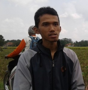 Mukhtar Luthfi, sarjana IPB Bogor meniatkan diri mengetahui seluk-beluk bertani hingga pemasaran karena ingin menjadi wirausaha muda di sektor pertanian termasuk seluk beluk perdagangan pangan (Foto:sembada/rori)
