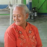Nenek Fadirah yang masih hebat kuat sehat (Foto:sembada/rori)