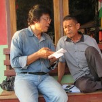 Ketua LMDH Mukti Jaya Unus Supriatna (kanan) bersama Wartawan Media Pertanian online Henry Supardi (Foto:sembada/rori)