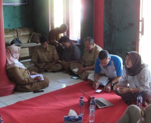 Kepala Seksi Perencanaan Ditjen TP Puji Astuty,SP,MP (kanan) berharap Proyek Percontohan Jagung Nasional di Kab.Lebak bisa sukses nanti (Foto:sembada/rori)