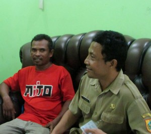 Ketua Kelompok Tani Suka Hasil Agus Hauzin (kiri) dan Kabid TPH Dinas Pertanian Kab.Pemalang Prayitno,SHut (Foto:sembada/rori)