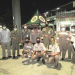 Deden Komarudin (empat dari kiri) bersama petugas lapangan Balai Karantina Cilegon dan Ali Jamil (Foto:sembada/rori)