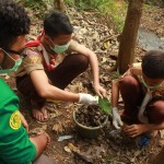 Pelatihan melibatkan anak-anak dengan mengakrabi ekosistem (Foto:sembada/dok-unas)
