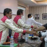 Dari kiri. Pengurus DPW Perhiptani Banten Marin,SP,MM yang kini jadi Wakil Ketua disusul Ir Fathan Rasyid (Ketua DPP Perhiptani) dan Ir Agus M.Tauchid menerima salam hangat dari para penyuluh (Foto:sembada/rori)