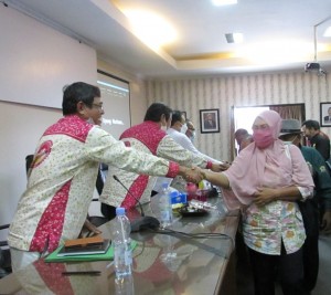 Suasana gembira seusai acara pengukuhan di Aula Dinas Pertanian Prov.Banten, Serang belum lama berselang (Foto:sembada/rori)