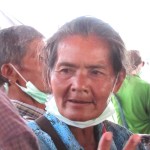 Wanita berusia 65 tahun petani  Desa Krisik sangat tertarik memakai bio SAKA pada jagung dan buncis dengan hasil menggembirakan dan penggunaan puk kimia berkurang 50 persen (Foto:sembada/rori)